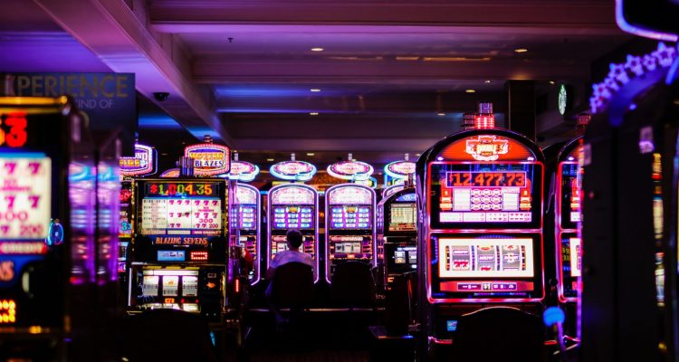 How do online gambling sites ensure fair play?
